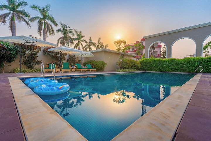 Pool 35 of 61