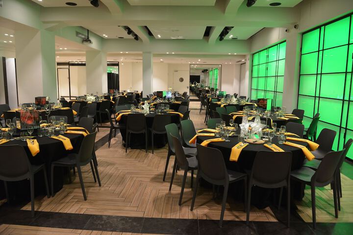 Ballroom/Hall 28 of 31