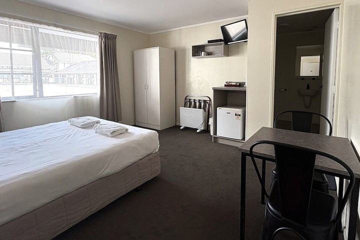 Room 10 of 49