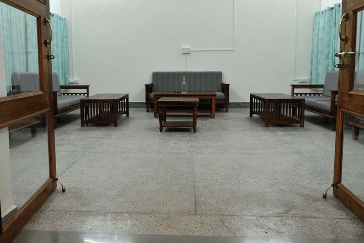 Room 9 of 17