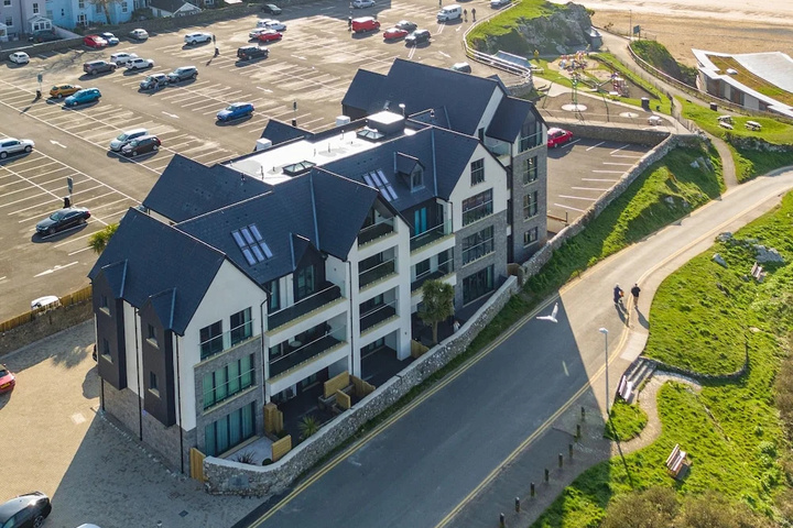 14 Waterstone House Penthouse, Tenby