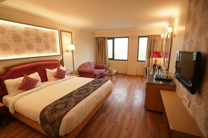 Room 20 of 38