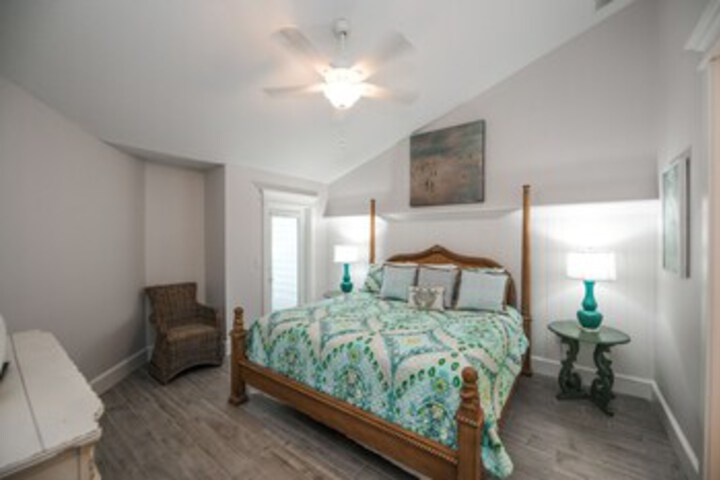 Room 18 of 25