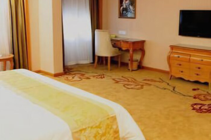 Room 9 of 22