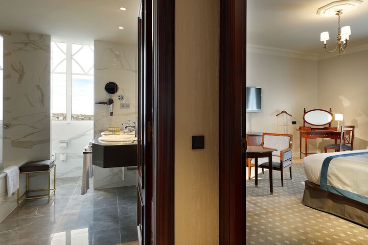 Room 22 of 130
