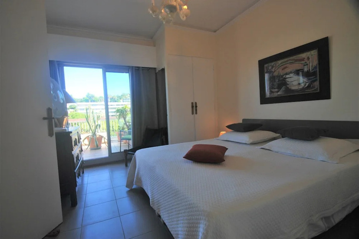 Room 2 of 12
