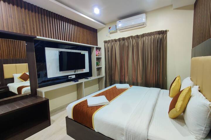 Room 4 of 28