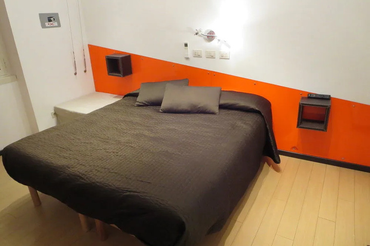 Room 3 of 14