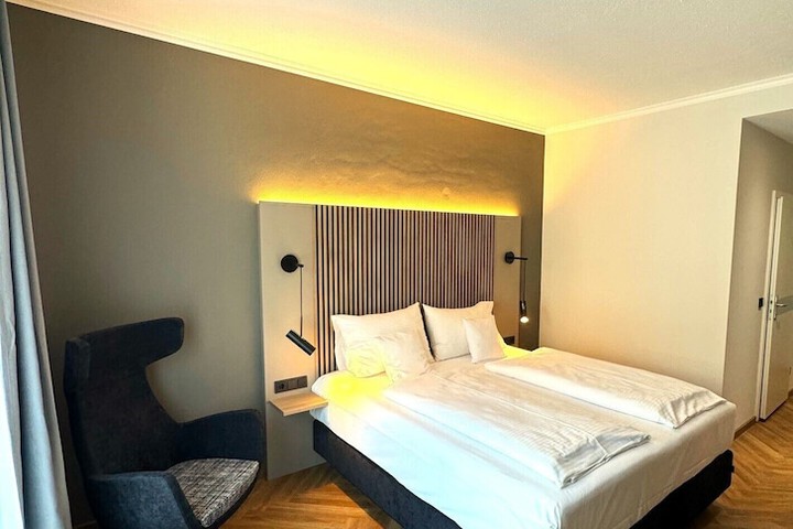 Room 13 of 52