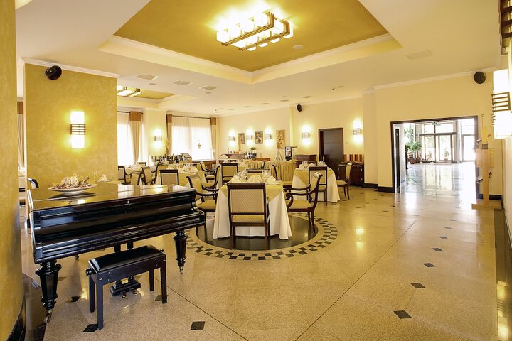 Dining Photos