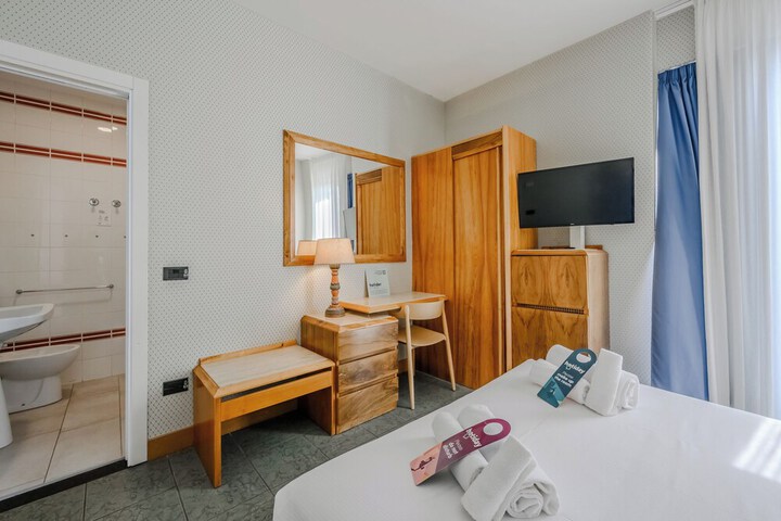 Room 45 of 97