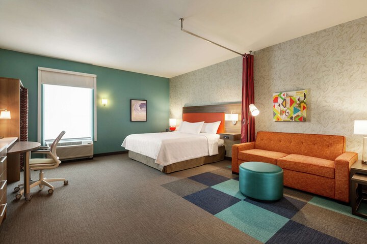 Room 4 of 28