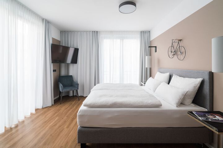 Room 7 of 40