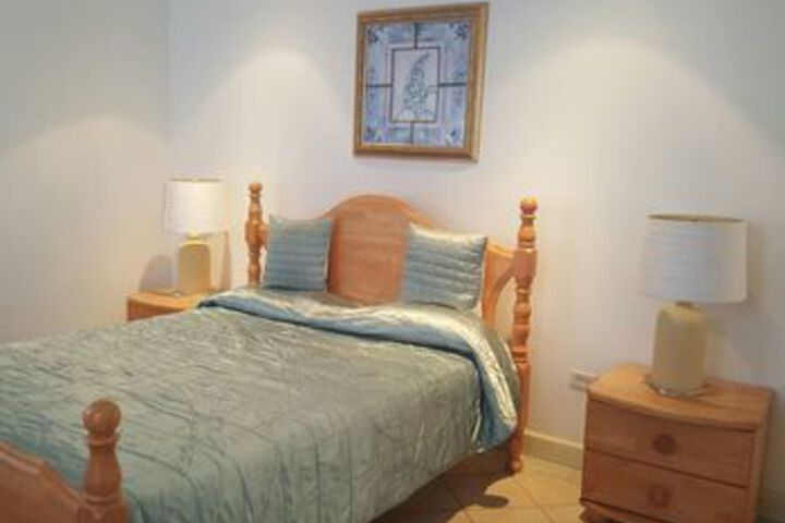 Room 5 of 16