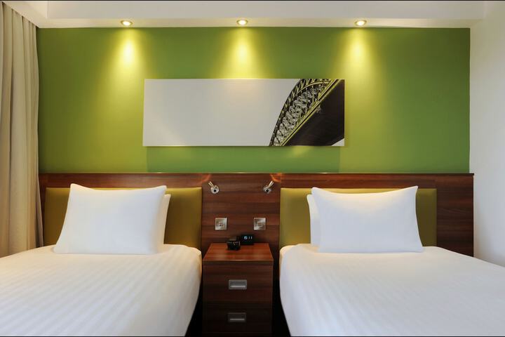 Room 15 of 81