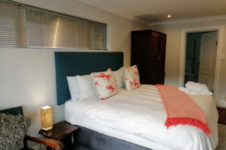 Room 73 of 98