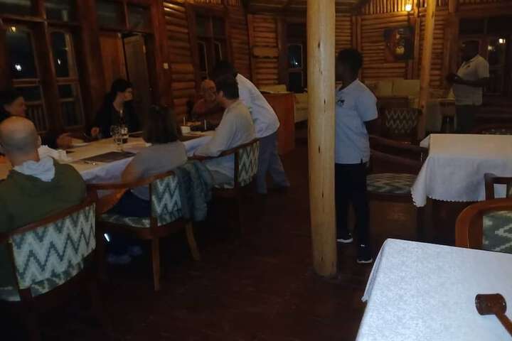 Dining 36 of 76