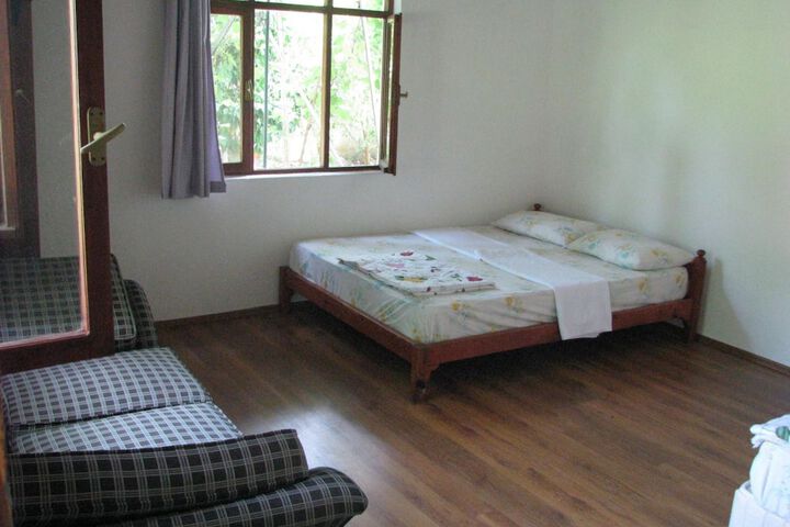 Room 13 of 63