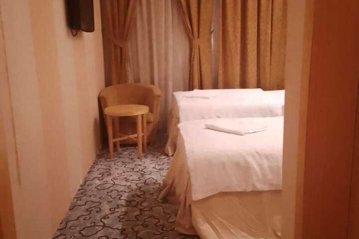 Room 17 of 35