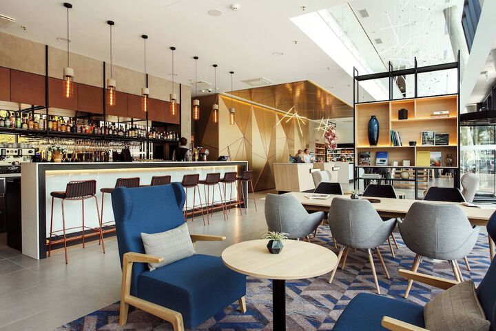 Entrance & Lobby