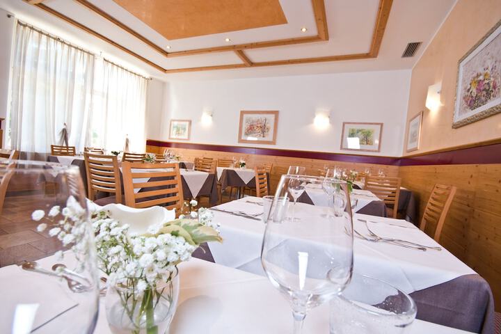 Dining Photos