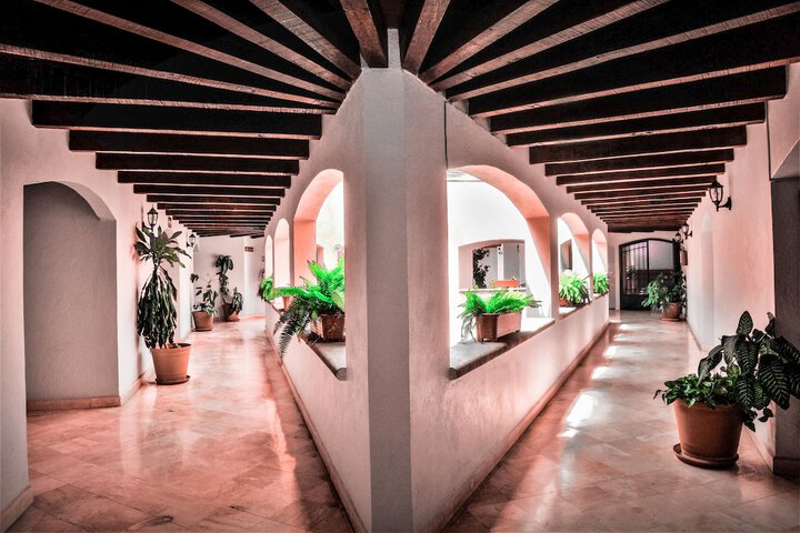 Ballroom/Hall 30 of 35