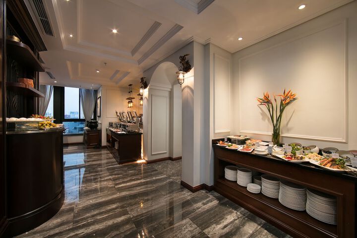 Breakfast/Coffee Service 77 of 133