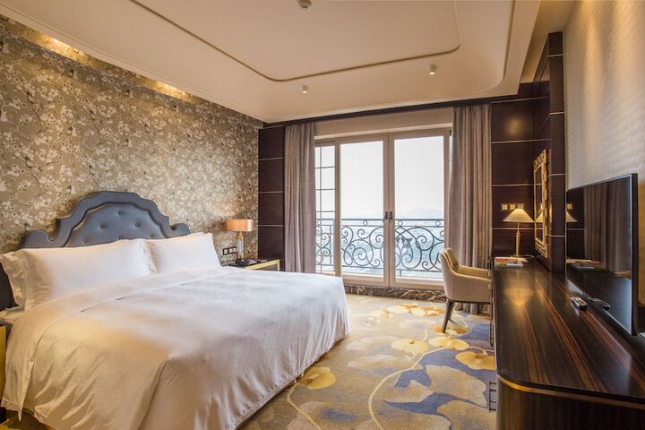 Room 10 of 57