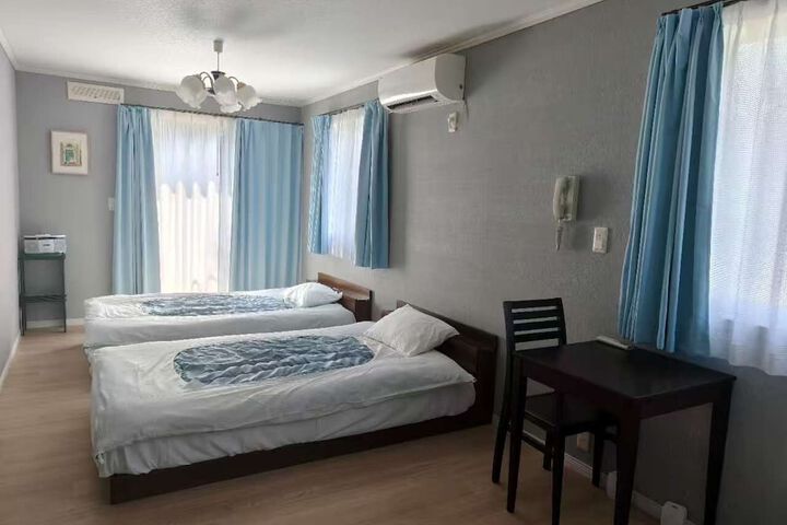 Room 2 of 35