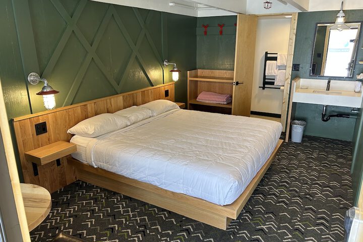 Room 12 of 75
