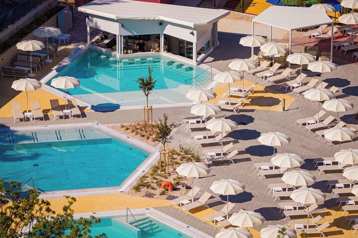 Pool 58 of 117