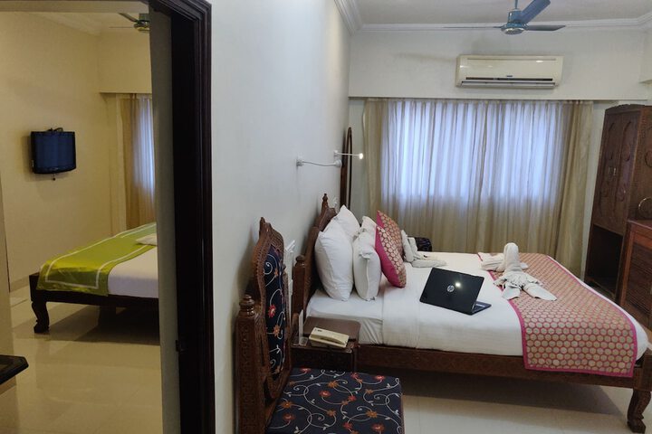 Room 64 of 103