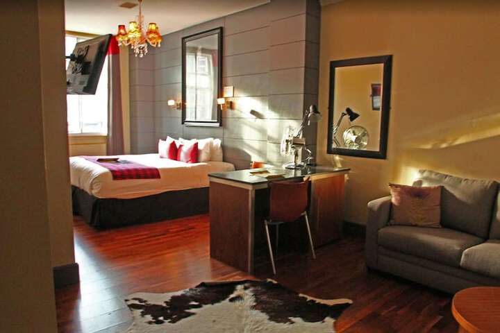 Room 32 of 72