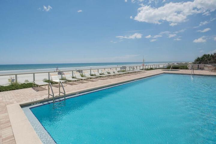 Exterior of Malibu 501 by Ocean Properties