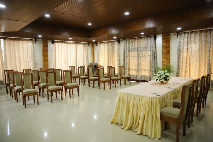 Ballroom/Hall 54 of 68