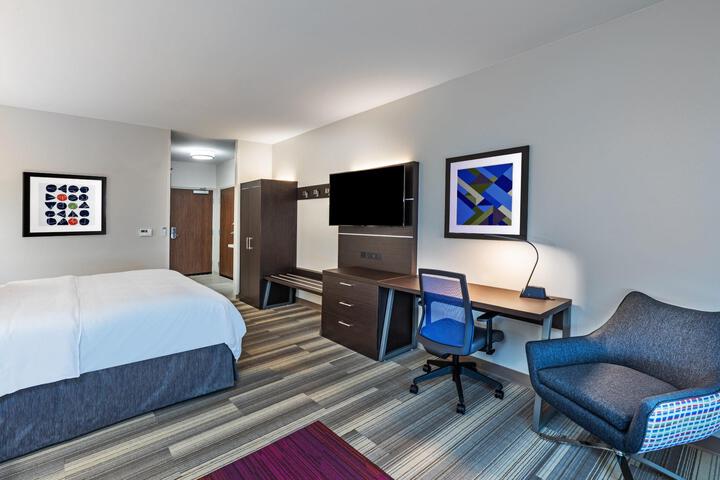1 King Bed (14 of 16)