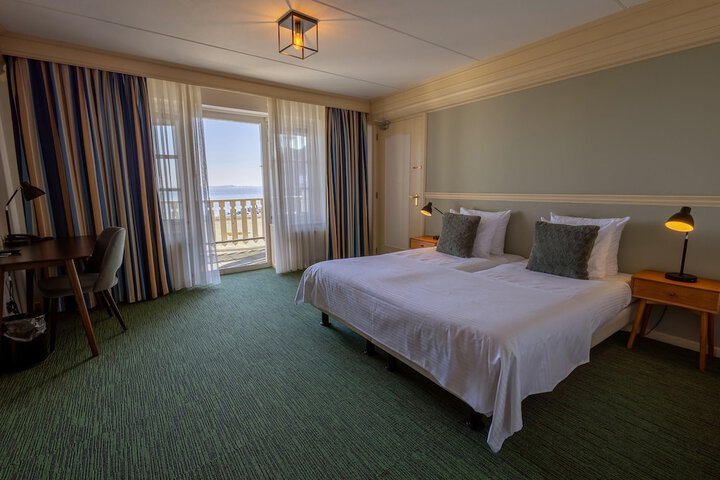 Room 56 of 144
