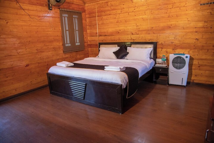 Room 14 of 33