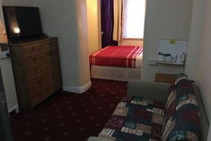Room 13 of 42
