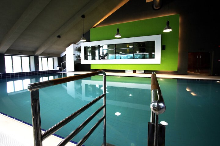 Pool 82 of 144