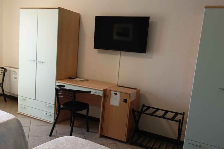 Room 17 of 36