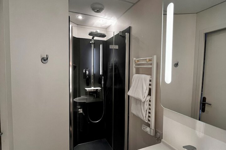 Room 29 of 59