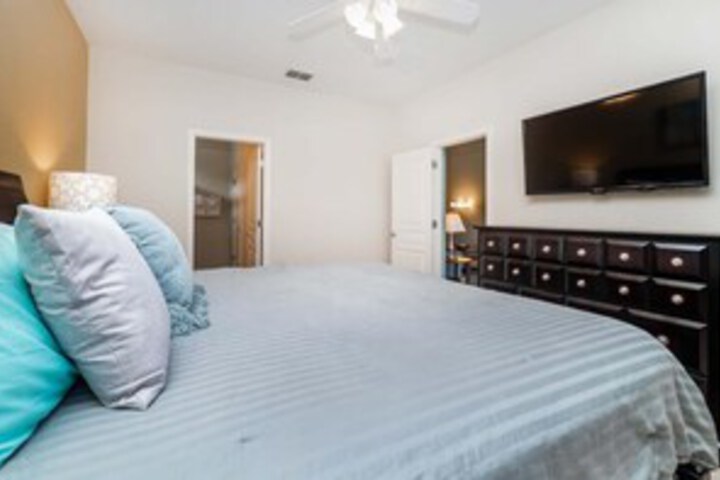 Room 34 of 38