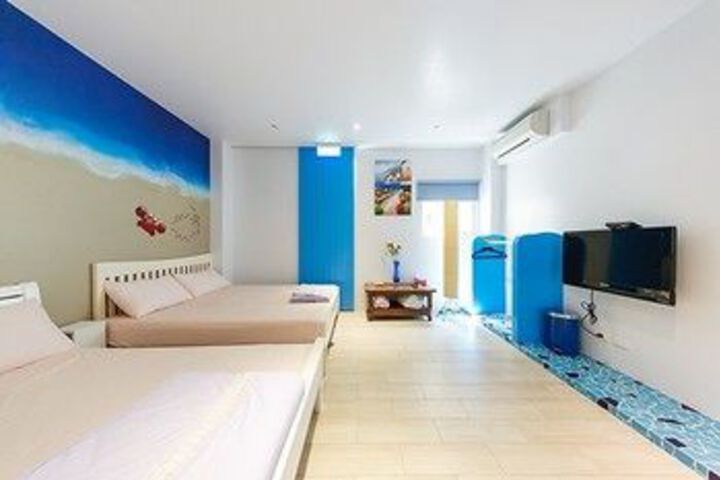 Room 11 of 28