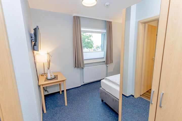 Room 14 of 66