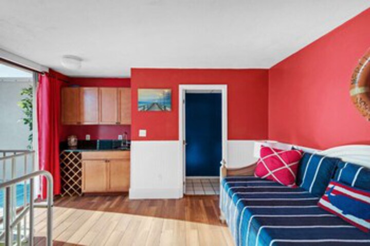 Room 77 of 185