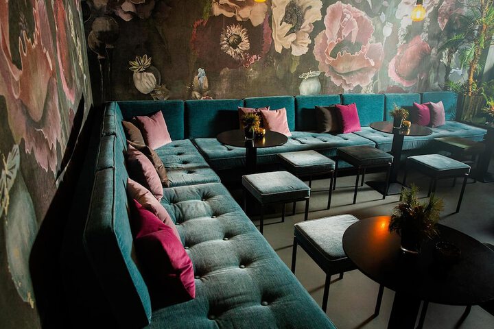 Lounge 61 of 89