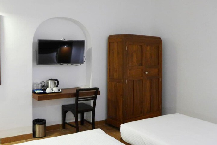 Room 17 of 18