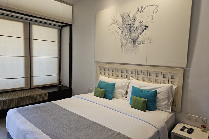 Room 9 of 13
