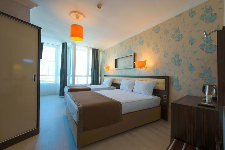 Room 8 of 34